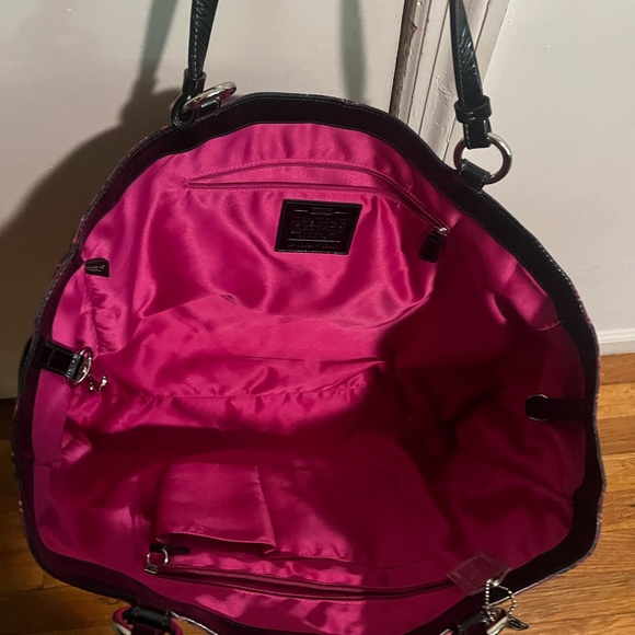 Coach large tote with laptop case and matching small accessory case - Picture 9 of 16